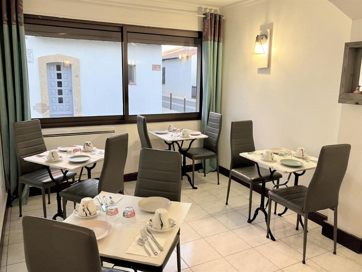 Hotel Lou Marques Saintes-Maries-de-la-Mer Dış mekan fotoğraf